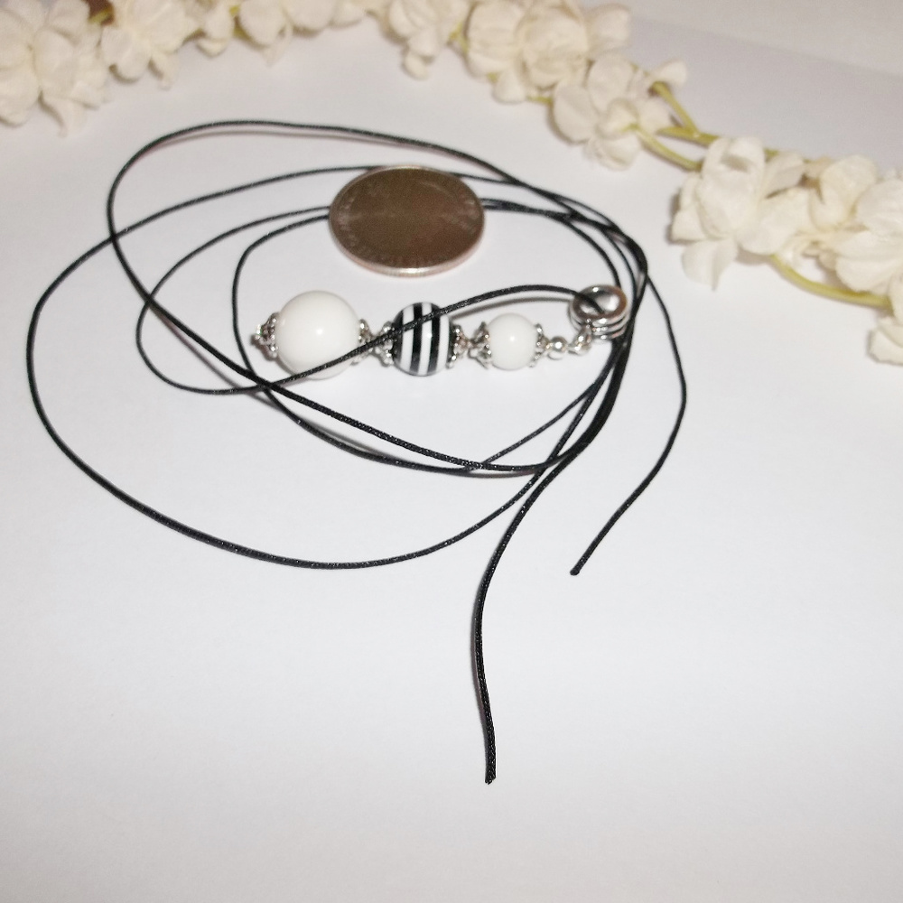 Black & White Stripe Necklace Handmade NWT 4999 - Picture 5 of 8